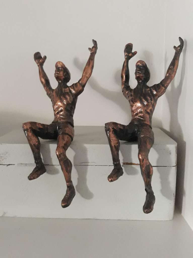 Figuras de bronce